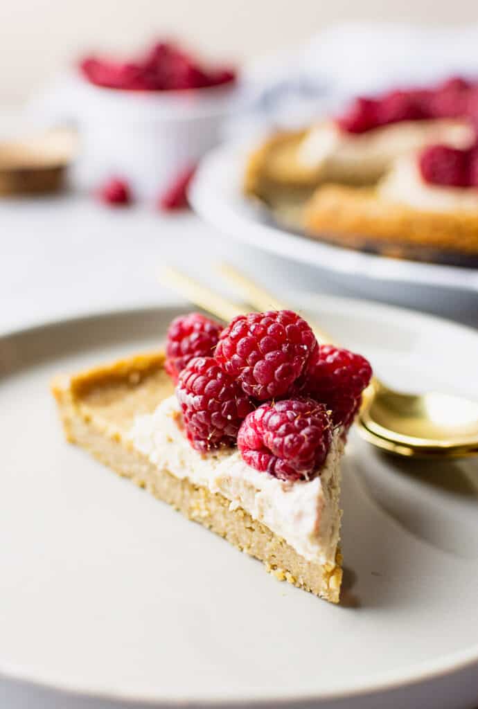 raspberry cake recipe that is gluten-free, plant-based